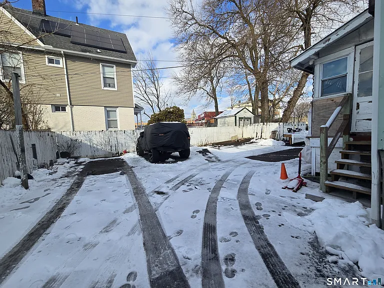 102 Hanover St — Photo 9