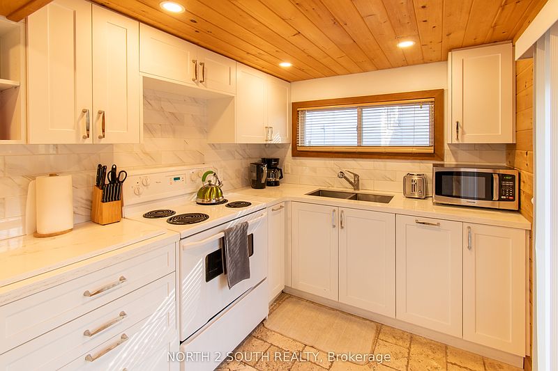 Wasaga Beach House for rent - 3 Bedrooms — photo 24
