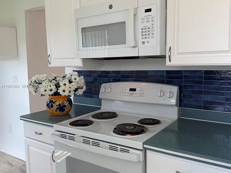 1419 Yellowthroat St — Photo 3