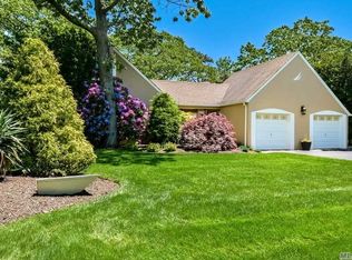 276 Gerritsen Ave, Bayport, NY