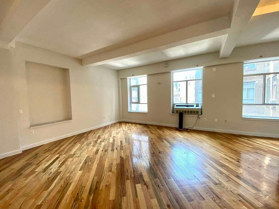 1st image of 29-28 41st Ave APT 904