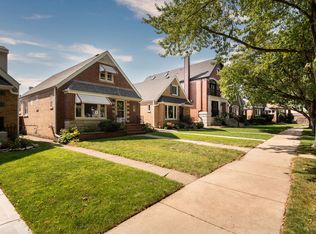 5831 N Medina Ave, Chicago, IL 60646