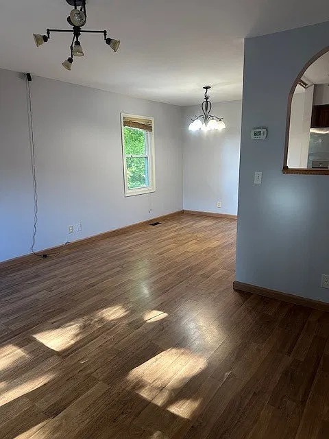 3 bed, 2.0 bath, 1449 sqft, $2,200 — Photo 4