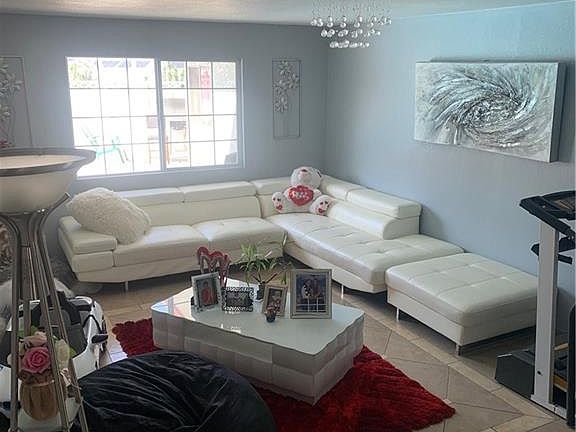 3rd image of 4040 Oakhill Ave