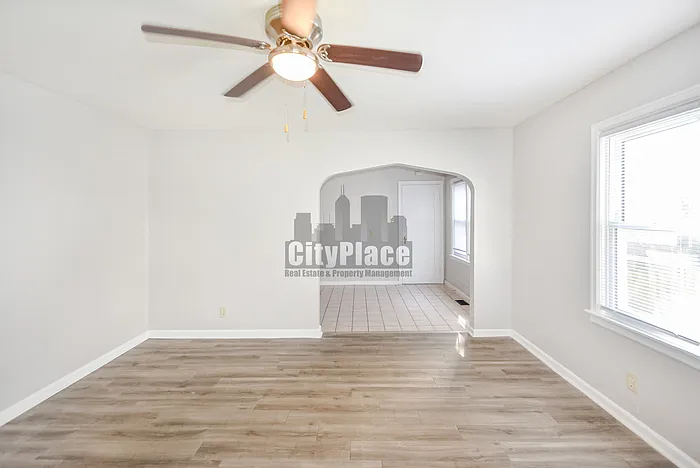 2 bed, 1.0 bath, 990 sqft, $975 — Photo 3