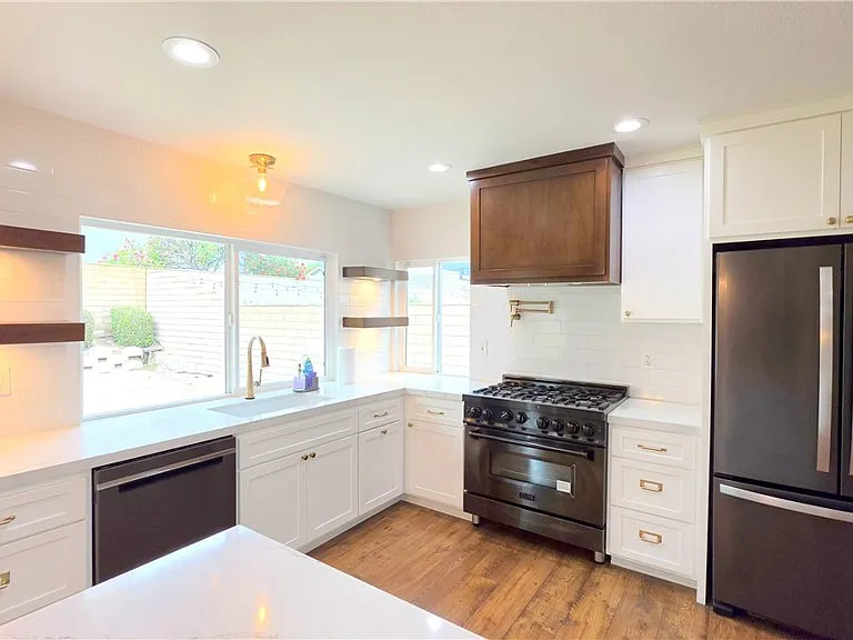 6540 Hayes Ct — Photo 9