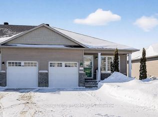 464 Honeyborne St W, Mississippi Mills, ON K0A 1A0