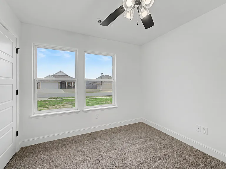 5377 Clear Springs Ave — Photo 13