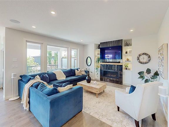 3rd image of 11 Emerald Hill Dr