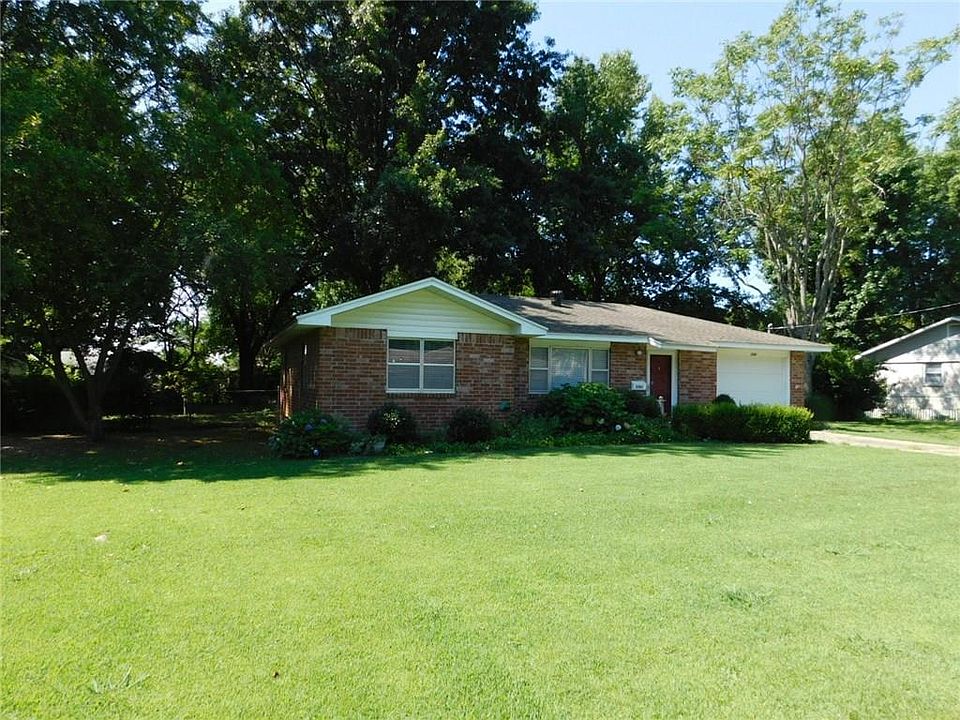 1st image of 2306 SE 15th St