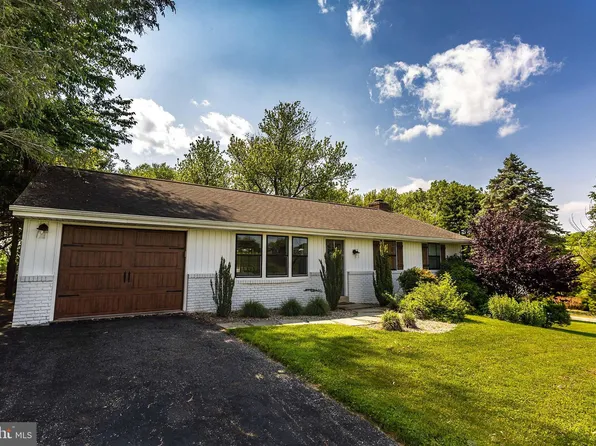 1208 May Post Office Rd, Quarryville, PA 17566