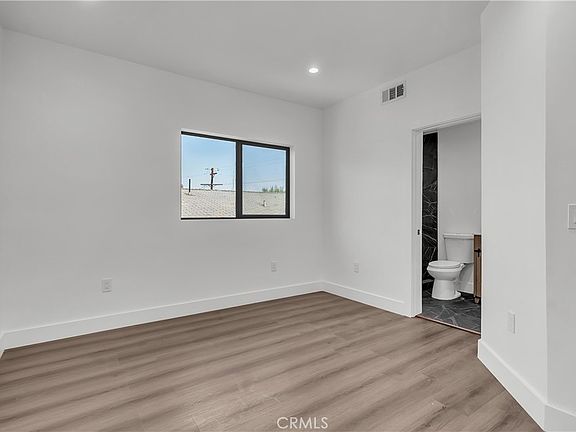 5th image of 1575 Ricardo St