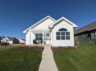 13 Bluestem Pass, Mount Horeb, WI 53572