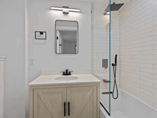 16 Park Avenue image 8 of 11