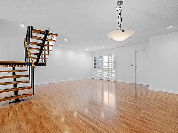 4th image of 6506 Kendale Lakes Dr APT 309
