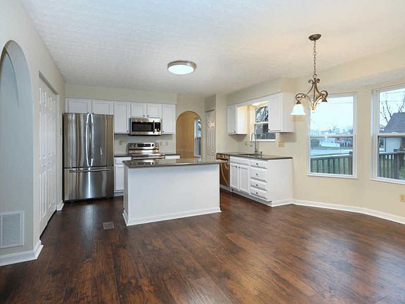 3rd image of 3698 Kersdale Pl