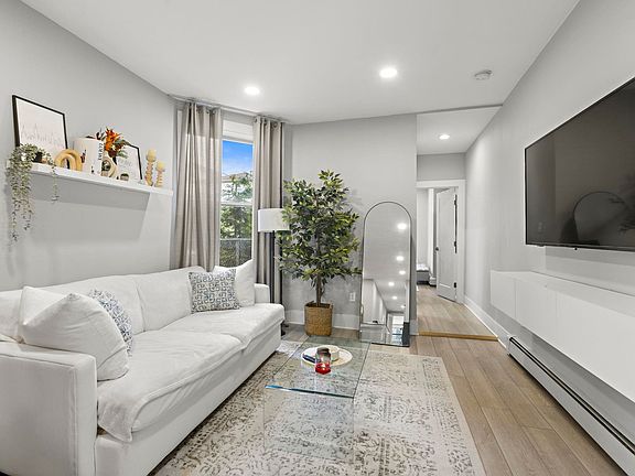 5th image of 101 Zabriskie St APT 1