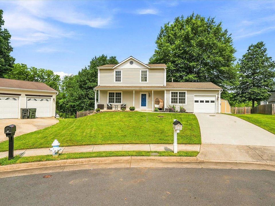 1st image of 15 Mills Ct