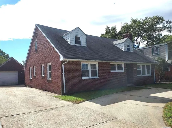 806 Anna Avenue, Westbury, NY 11590
