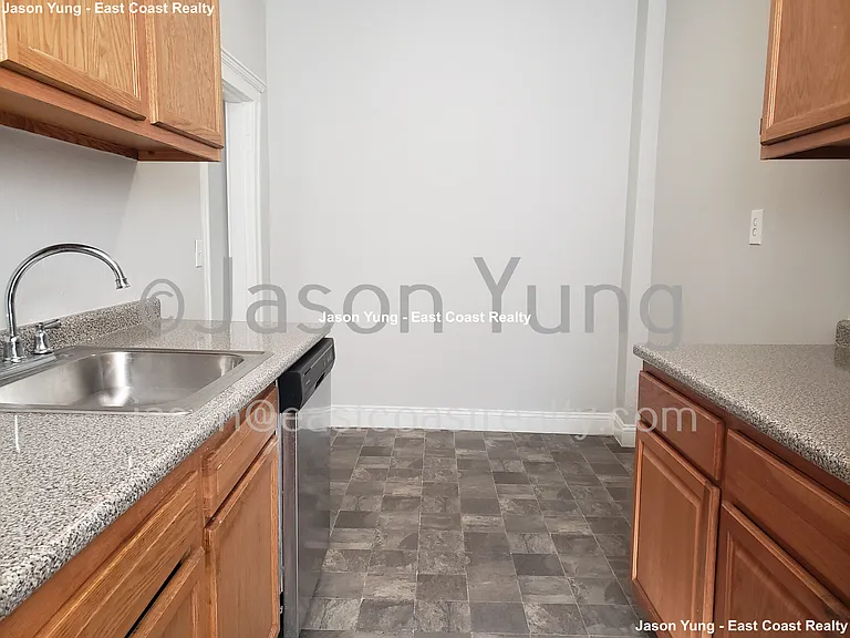 55 Linden St #3 — Photo 10