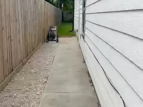 (undisclosed Address), Houston, TX 77028