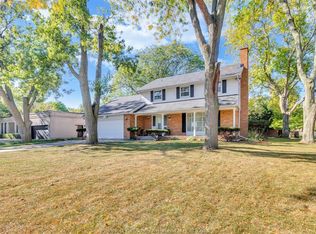 3511 Ouellette Ave, Windsor, ON N9E3M3