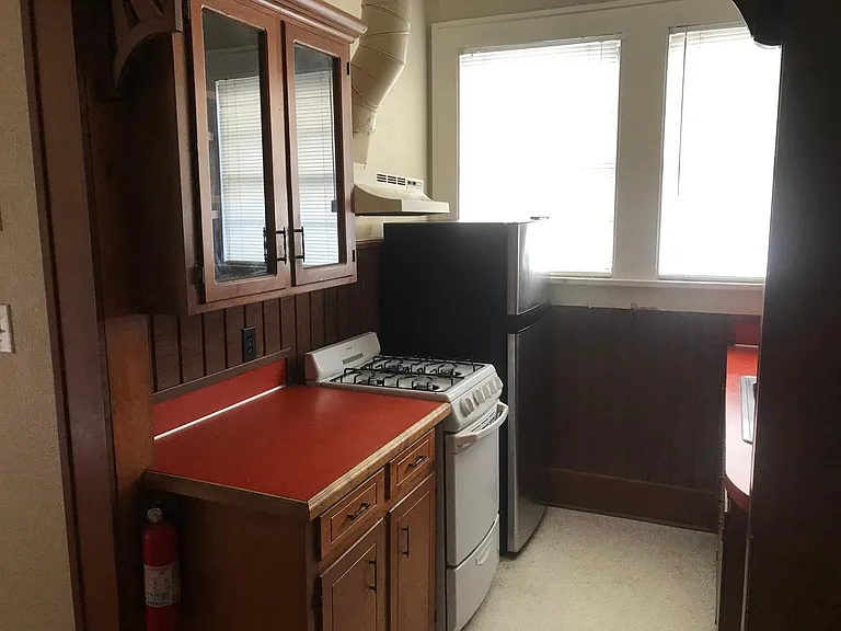 249 Kings Hwy — Photo 9