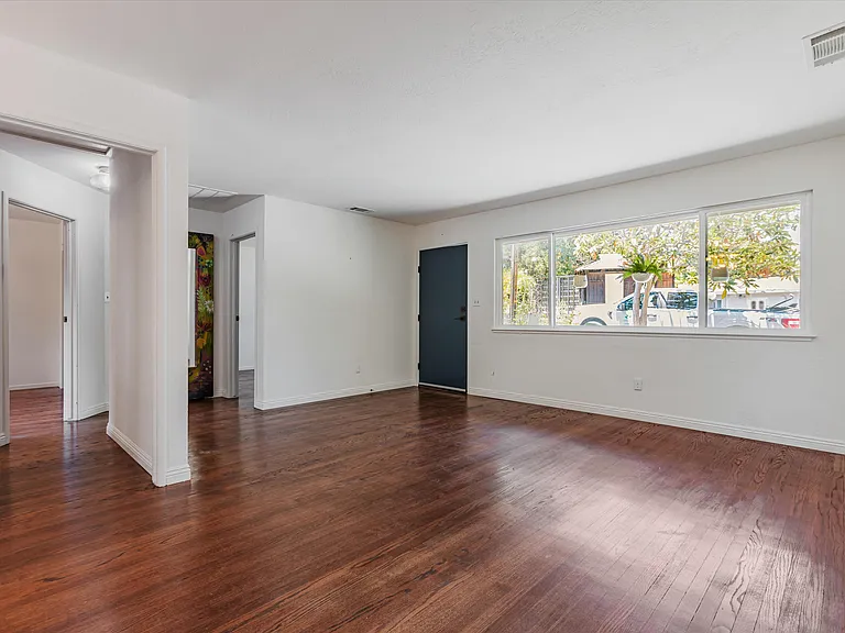 59 Mulberry Ln — Photo 4