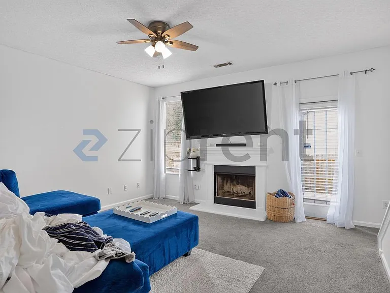 2354 Charleston Pointe SE — Photo 11