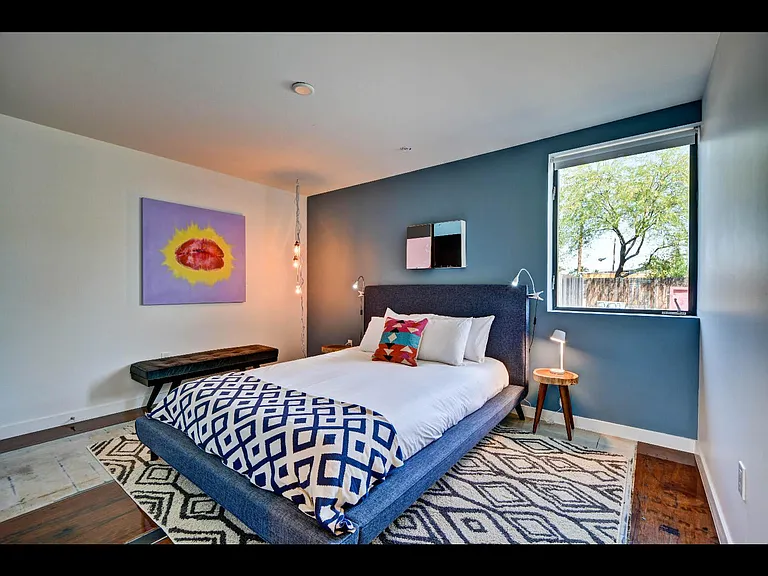 206 E Portland St — Photo 9