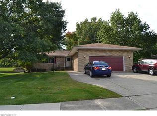 100 Panorama Dr, Seven Hills, OH 44131