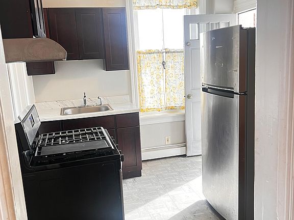 4th image of 5 Frederick St APT A1