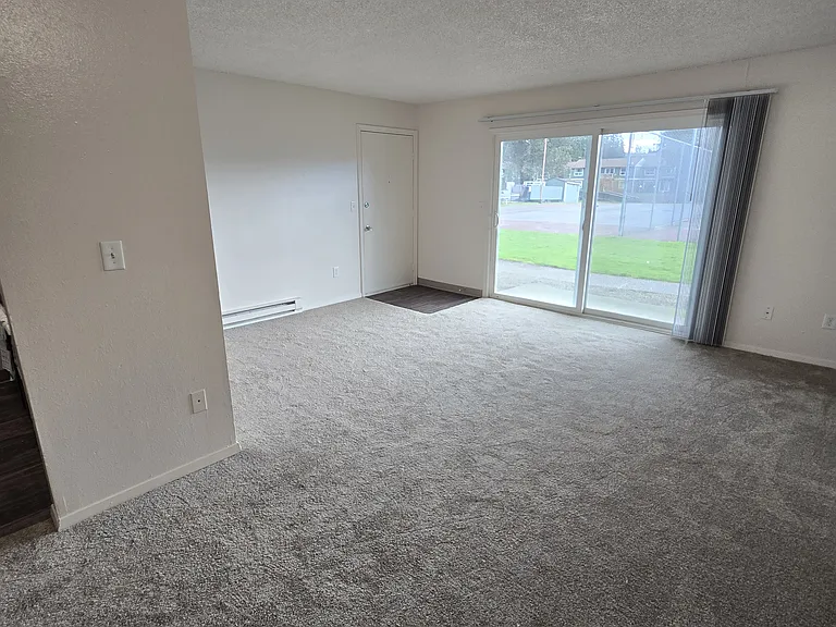 1 Bedroom Dinning & Living Room Layout
