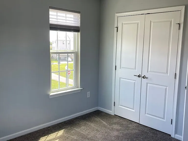331 S Parkway Dr — Photo 57