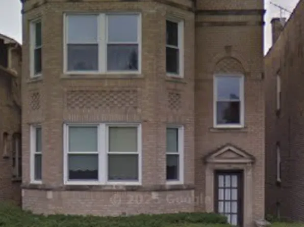 5621 N Maplewood Ave Unit 2, Chicago, IL 60659