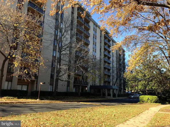 3100 S Manchester St APT 808, Falls Church, VA 22044