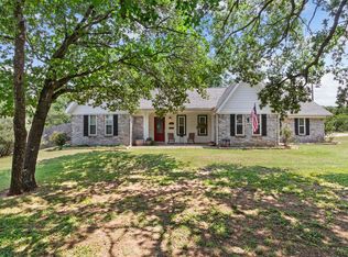 119 Black Jack Ln, Burleson, TX 76028