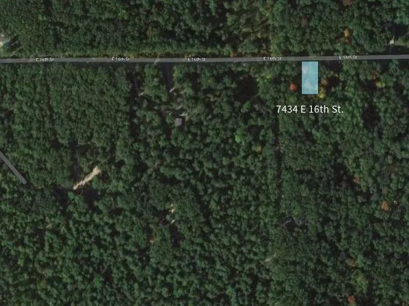 7434 E 16th St, White Cloud, MI 49349