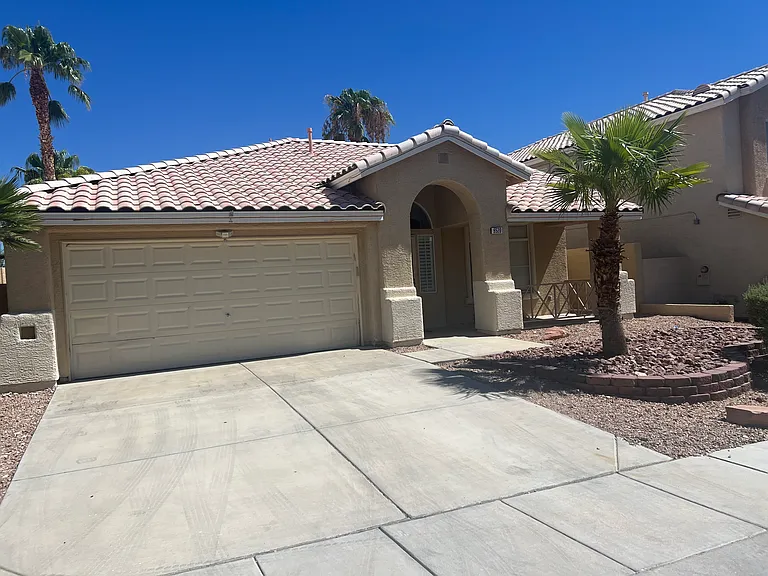 9520 Mountainair Ave — Photo 1