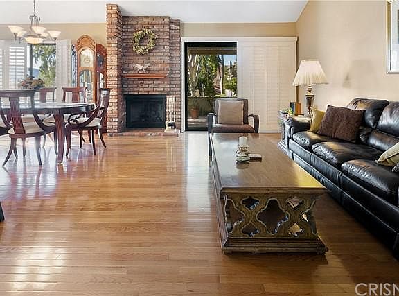 3rd image of 425 Cresthill Dr