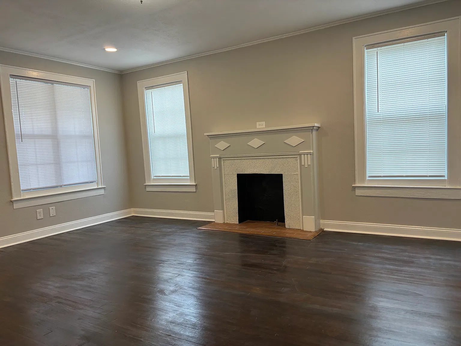 2 bed, 1039 sqft, $1,100 — Photo 2