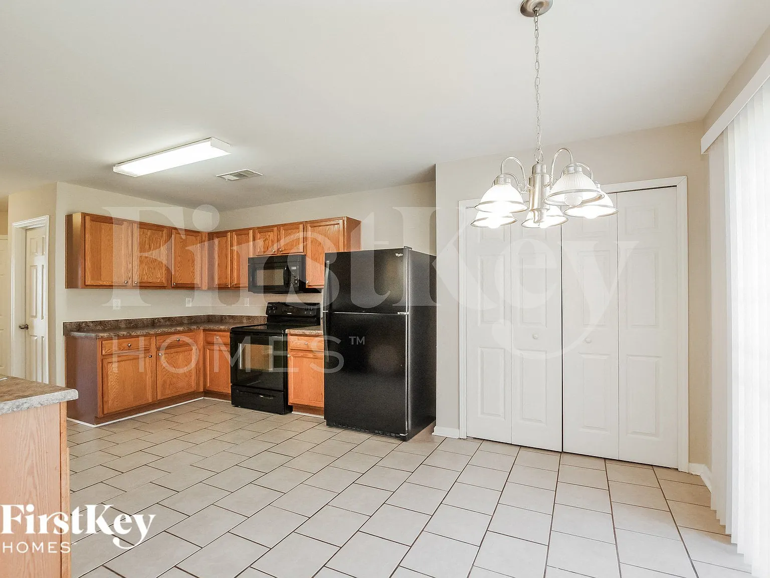 3 bed, 2.5 bath, 1846 sqft, $2,260 — Photo 4