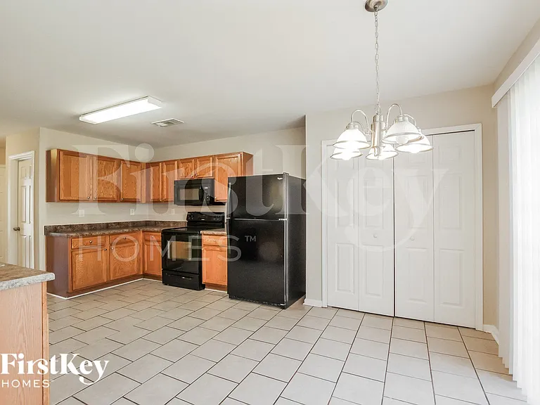 216 Winding Canyon Dr — Photo 4