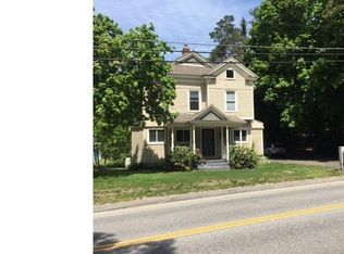 10 Meadow Rd, Raymond, ME 04071