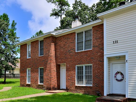 2nd image of 121 Manorwood Ct APT B