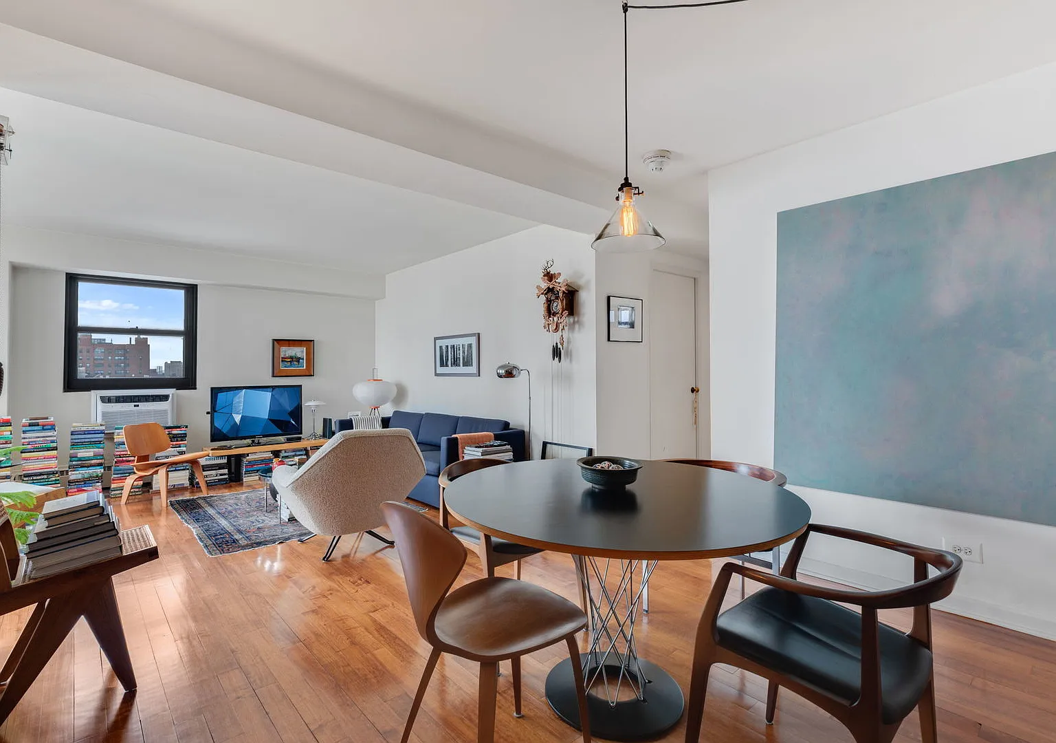 1 bed, 700 sqft, $1,900 — Photo 2