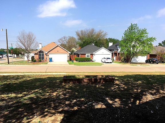 5th image of 1434 Drake Ln