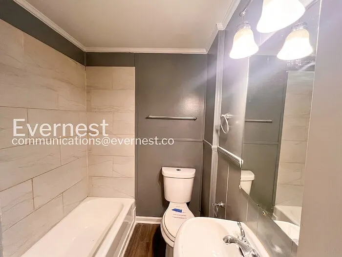 5801 W 59th St — Photo 5
