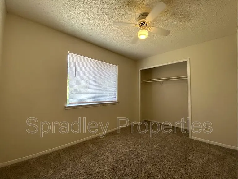 4801 Stone Ridge Dr — Photo 5