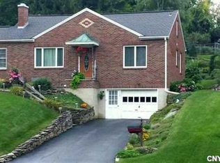 108 Hatherleigh Rd, Syracuse, NY 13209